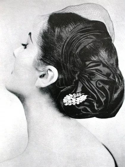 这位香奈儿的死对头，迪奥先生齐名，打造出最原汁原味的法式优雅