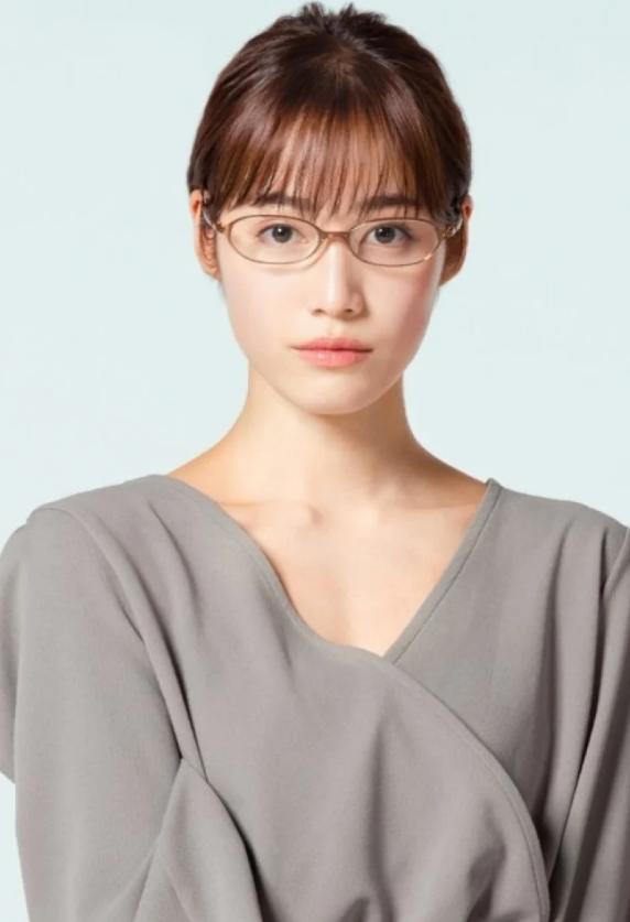 我居然被小三圈粉了！盘点5位“人气辗压正宫”的爆红小三