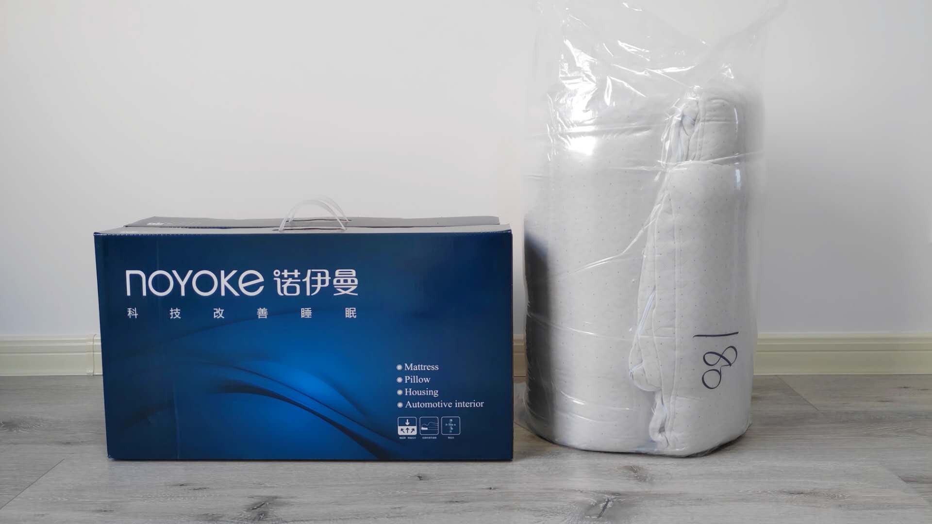 睡一个好觉需要记忆棉材质的床垫,记忆棉床垫和枕头