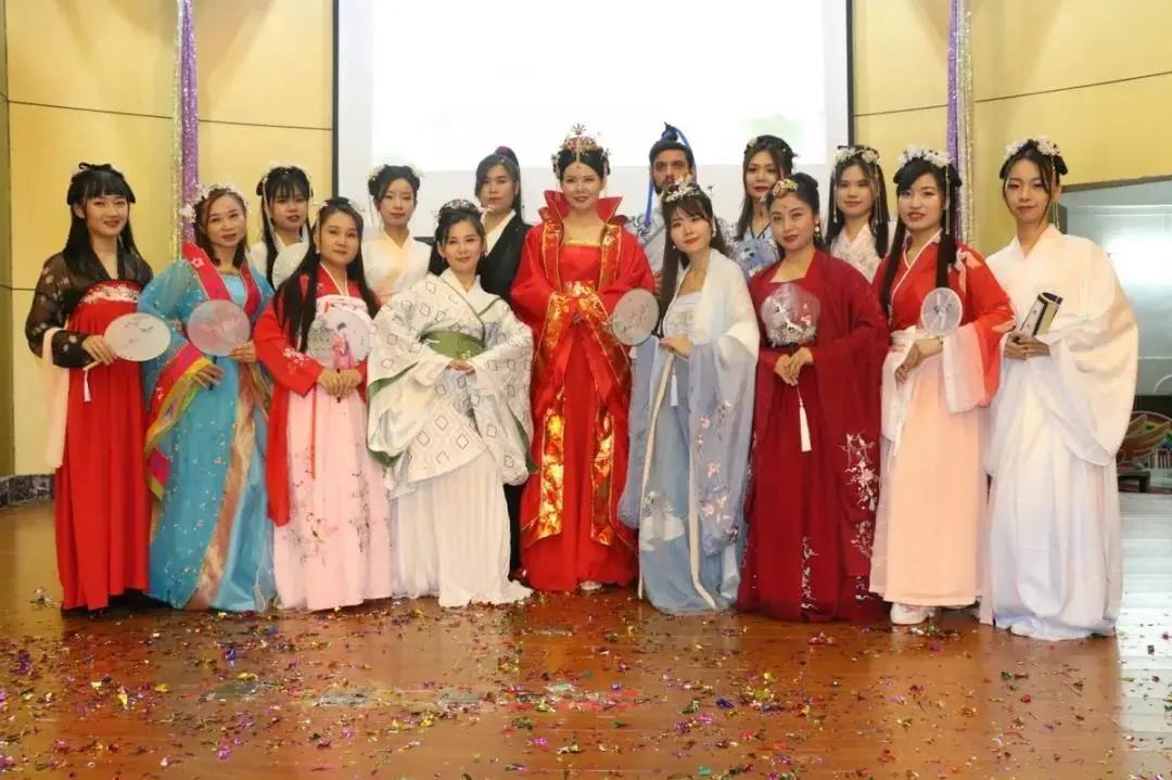 东莞市虎门外语学校中考喜报,东莞虎门外语学校2023高考喜报