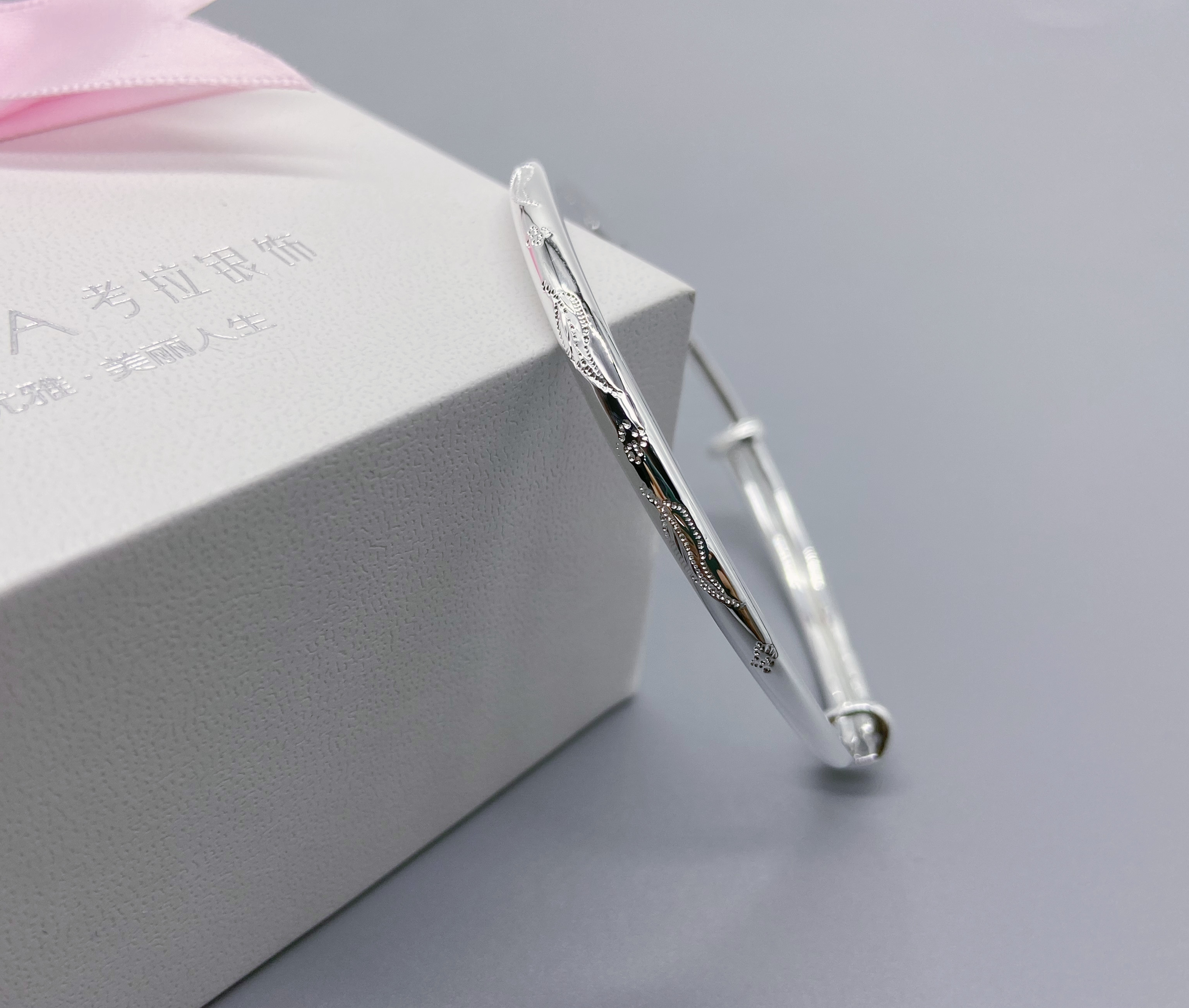 一招鉴别真银和假银,在网上买纯银耳钉怎么辨认真假