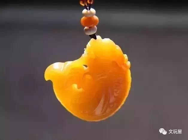 翡翠界的黑马,和田玉黑马牌