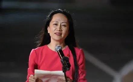 昨晚到家!孟晚舟胸前一个细节冲上热搜!