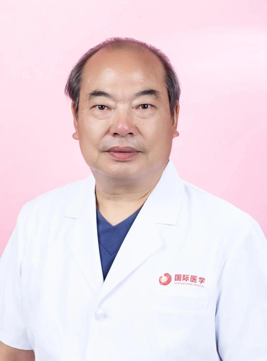 倪龙兴:用心守护牙齿健康