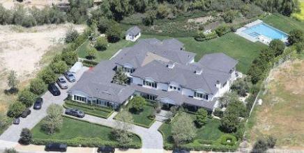 卡戴珊家族凯莉,凯莉成为卡戴珊家族最有钱的