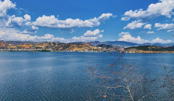 云南旅游景点攻略自由行线路推荐,云南旅游美食一条街小吃