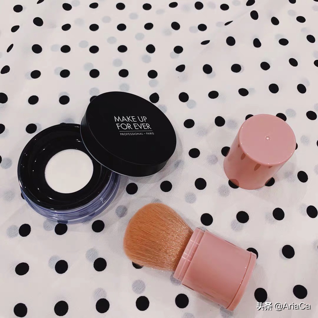 散粉推荐学生平价秋冬,散粉定妆细闪高级感