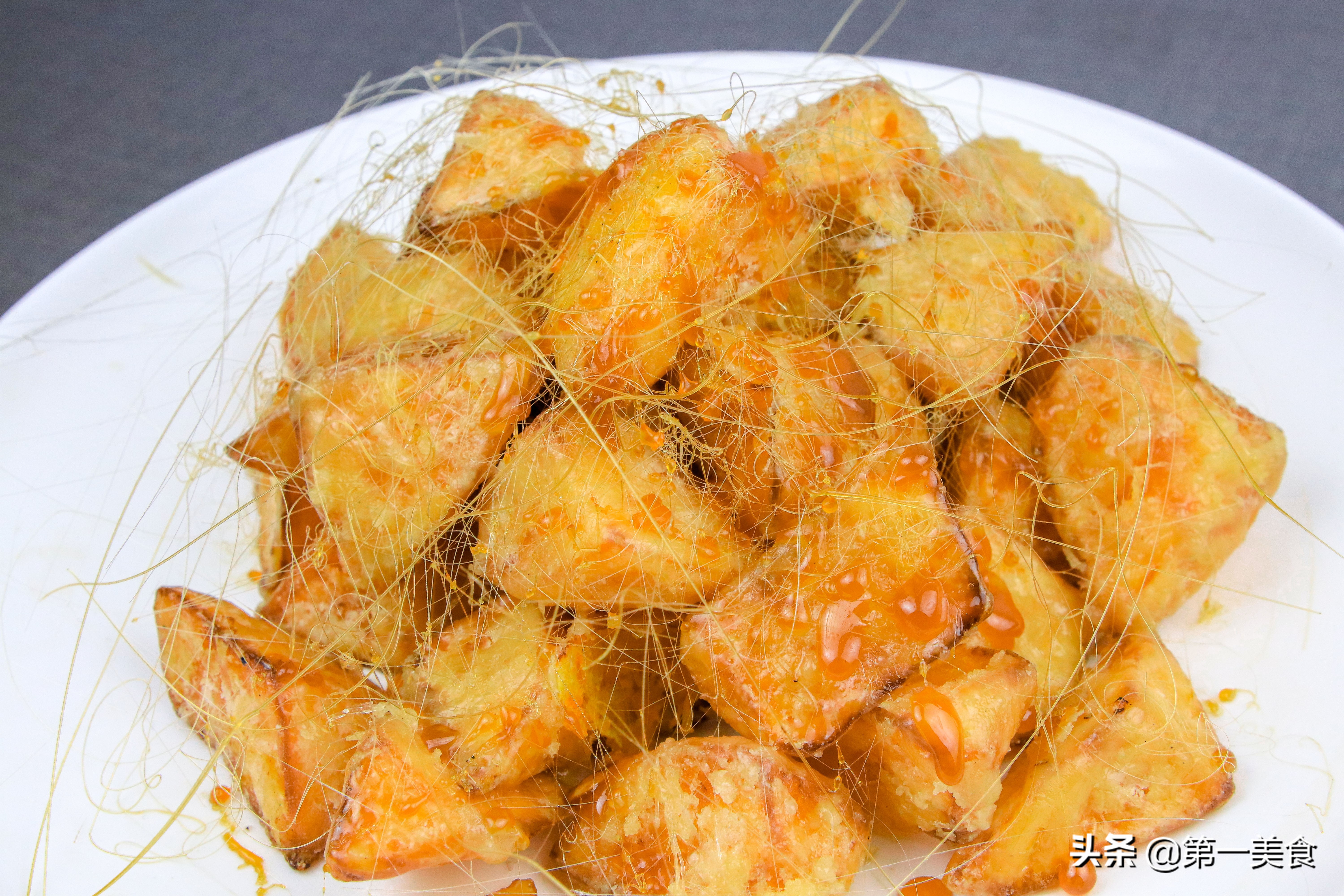 大厨教你做拔丝红薯切菱形块,红薯挂浆的做法