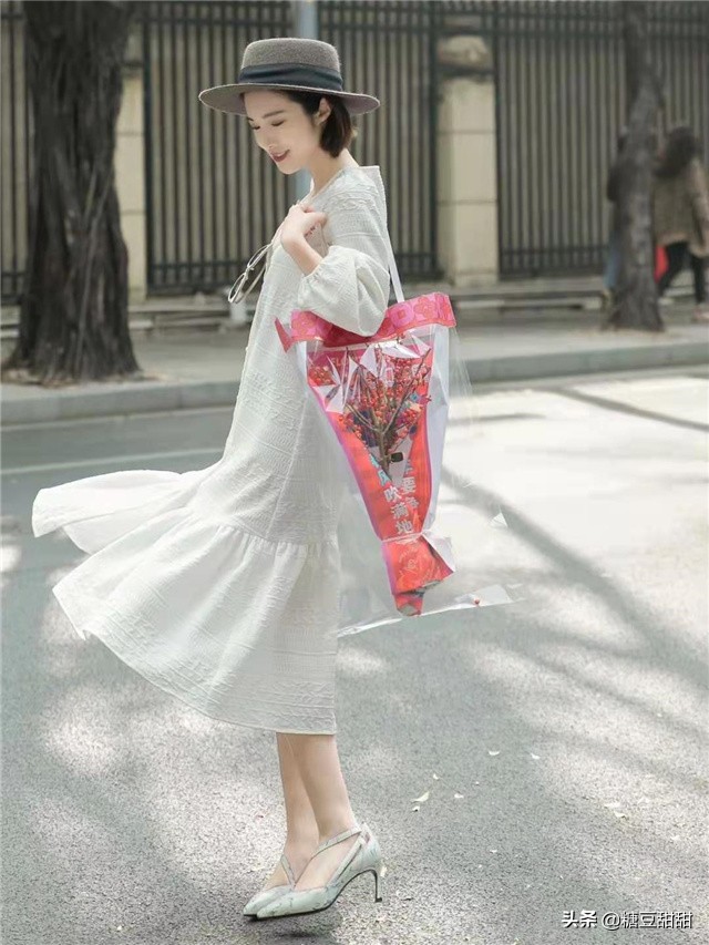 小个子穿搭不同版型的裙,小个子超长长款小黑裙穿搭