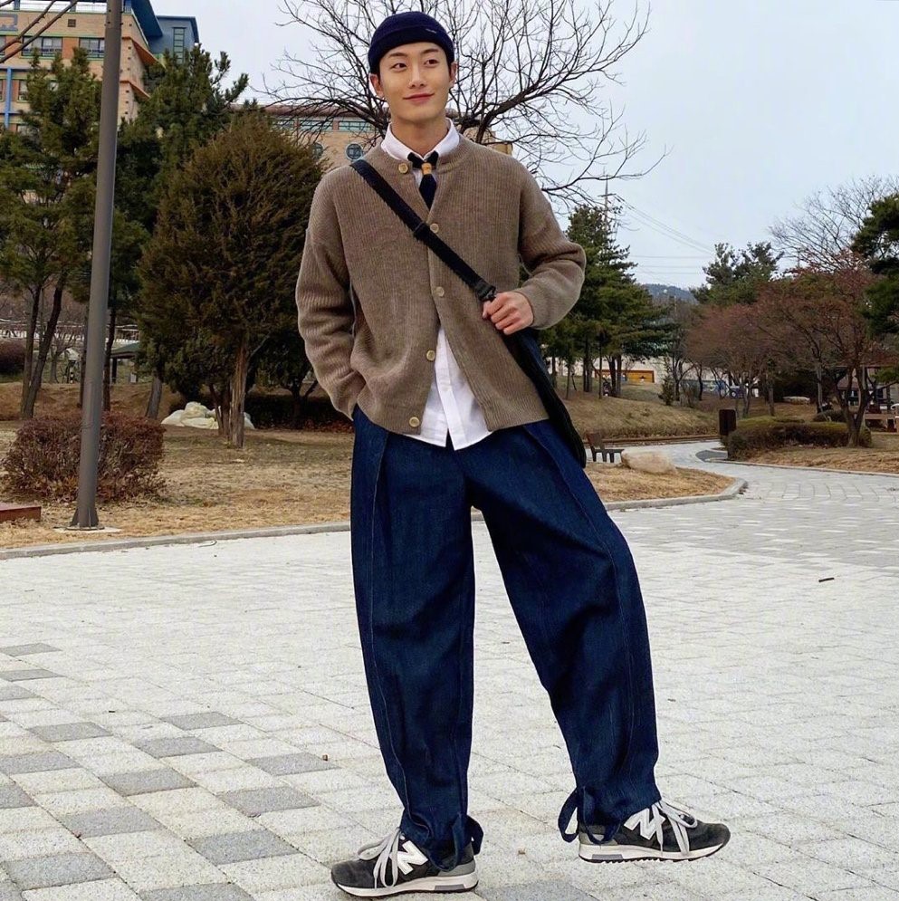 韩国男人的穿搭技巧是什么,韩国穿搭博主排行榜男生