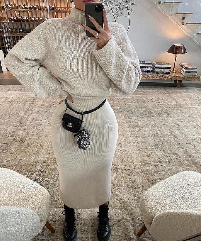 凯莉·詹纳公布2岁女儿生日豪礼：一辆童车一个包，价值超12万