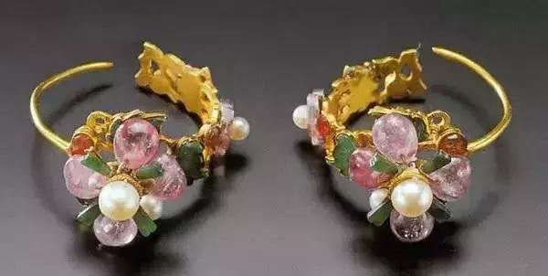 古代女人的首饰,古代女子的首饰描写