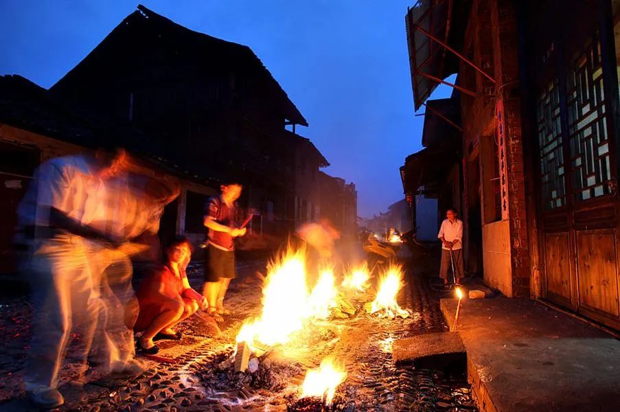 明天就是七月十五，你还会过中元节吗？