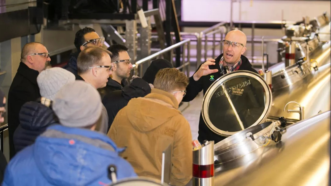 试错中的百威英博ZX部门，能教给国产啤酒什么？