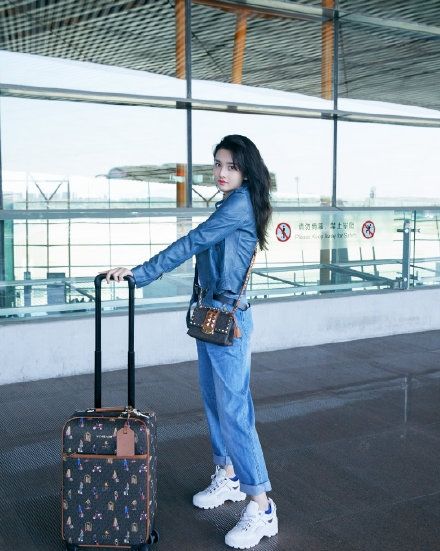 假期出游怎么穿搭衣服好看,出游最百搭的穿搭