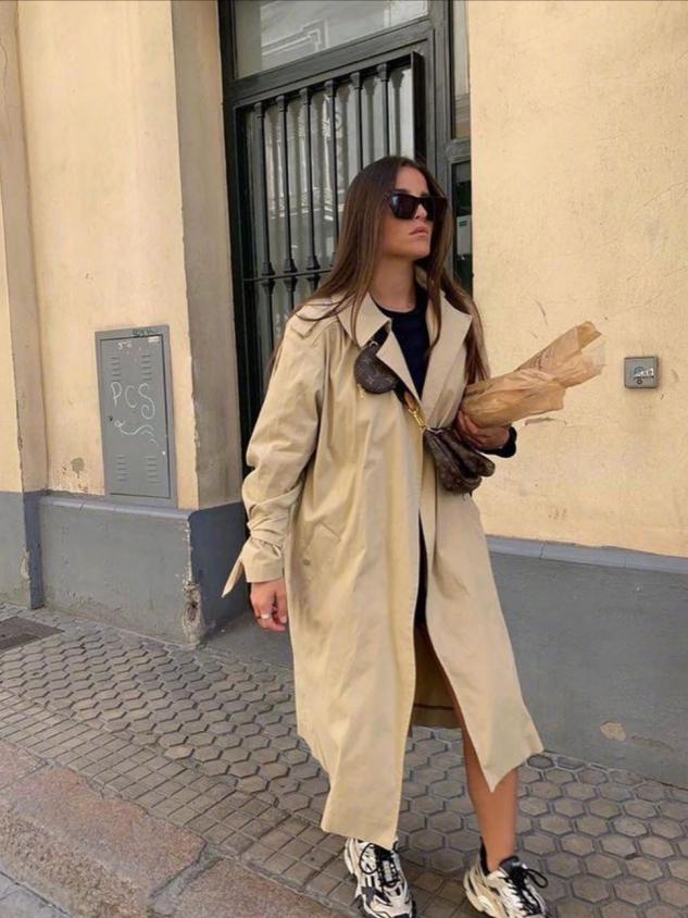 今秋火了一种外套,杏色风衣长款的最佳搭配