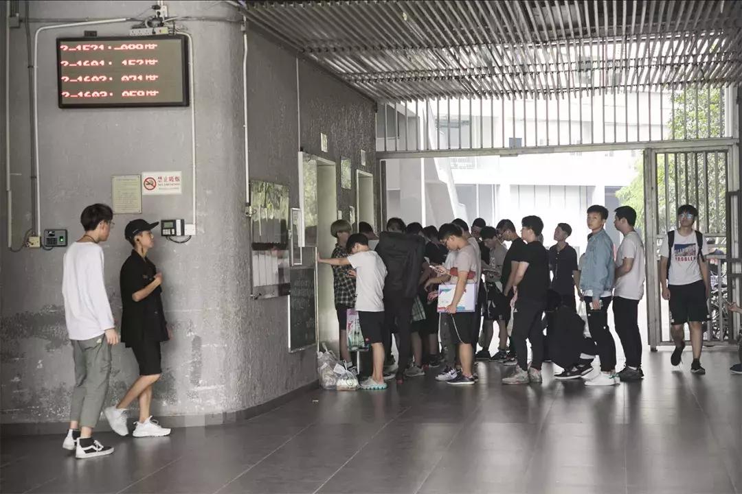 深圳这所大学宛如空中之城！