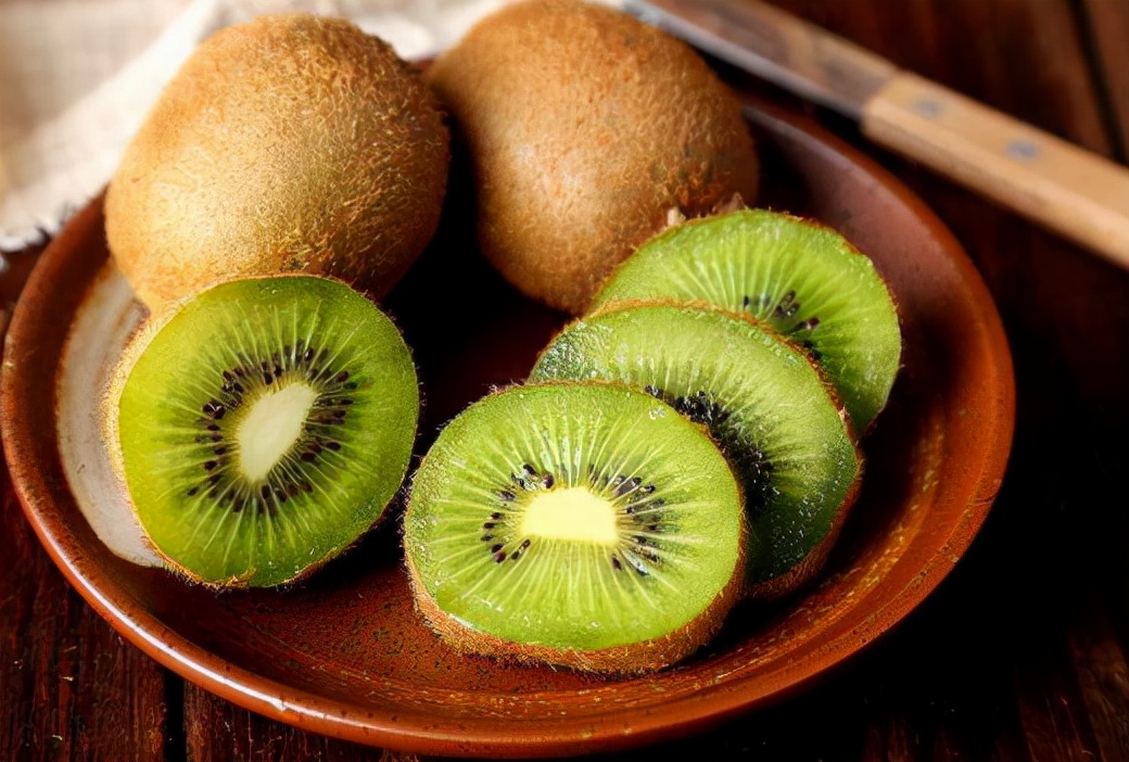 秋天瓜果香,这7种水果多给孩子吃,应季水分大还润燥,减少生病