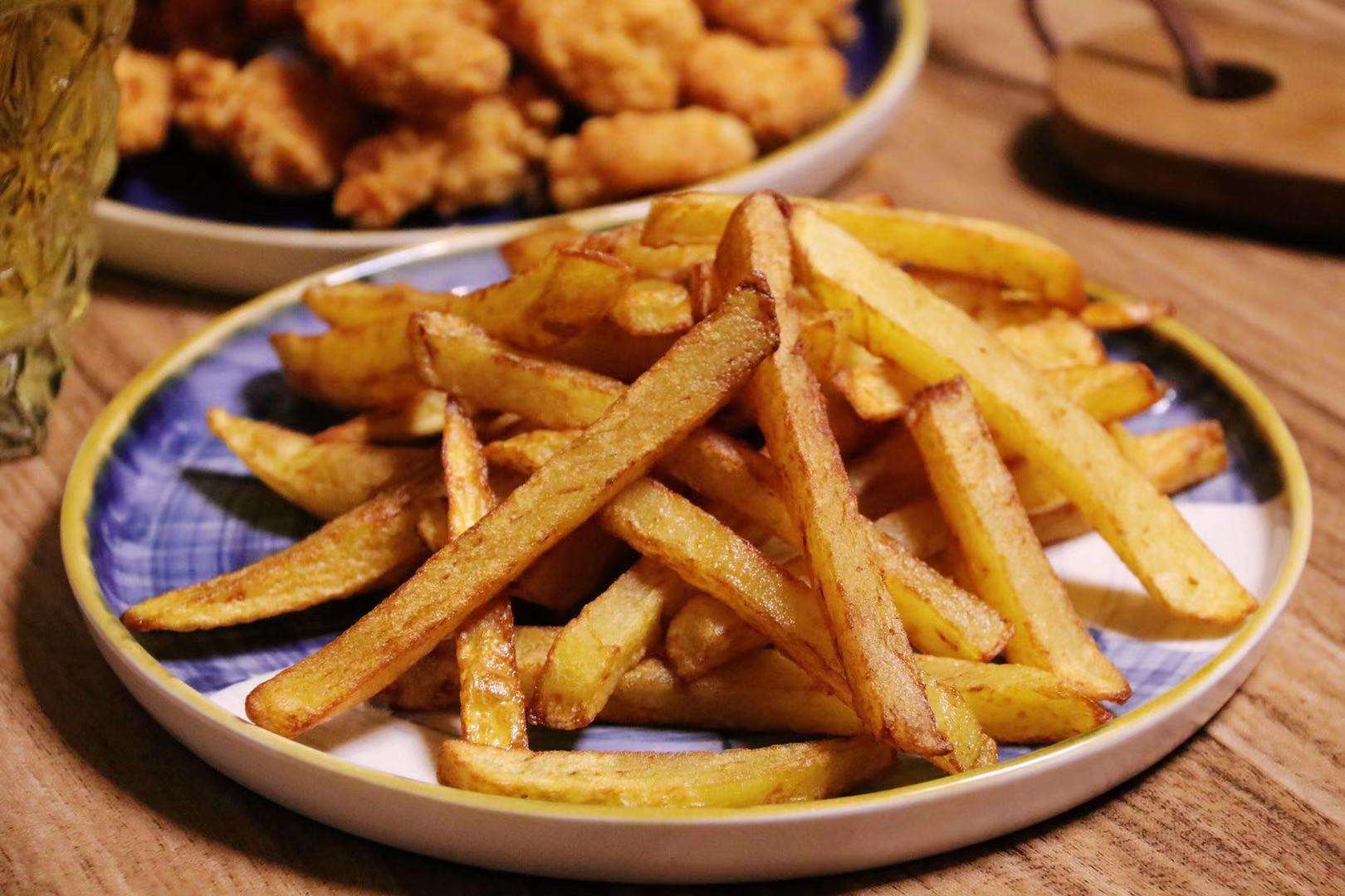 炸薯条怎么做才能酥脆好吃,炸薯条的方法又脆又好吃又简单