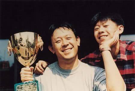 不卖产品卖人设,不卖人设