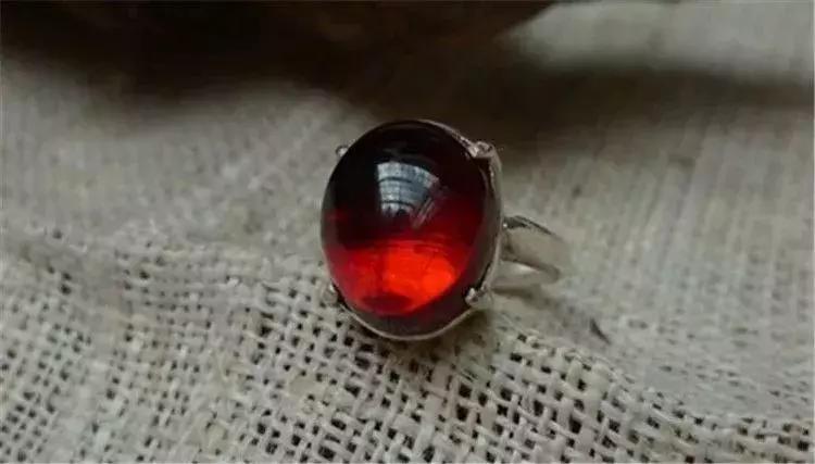 稀世珍宝缅甸琥珀,珍贵的琥珀