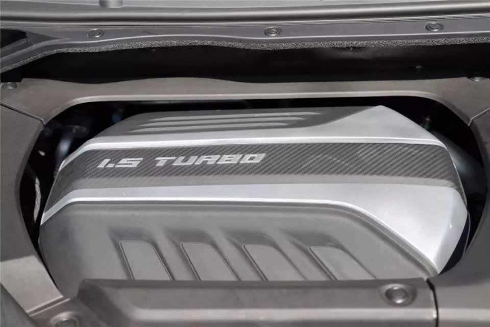 带着全家人一起房车自驾游,大通g50手动挡低配试驾视频