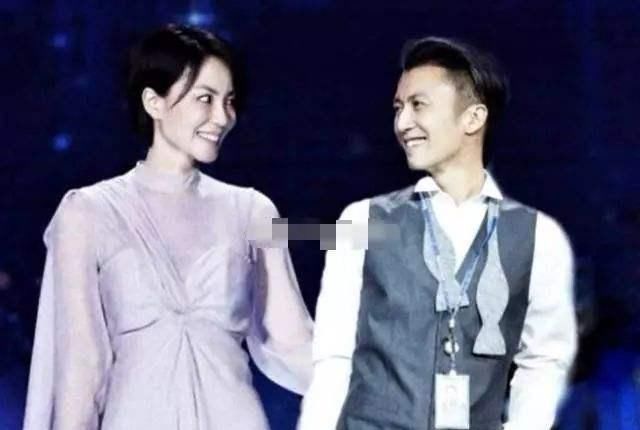 谢霆锋王菲公布恋情后同台视频,谢霆锋王祖蓝锋味谈王菲视频