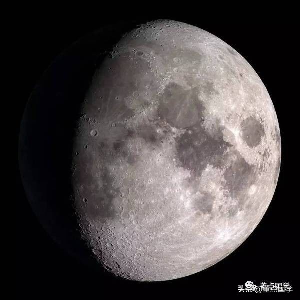 古诗词里的月亮说：一画月亮就是圆月，从前的常识如今少人知晓