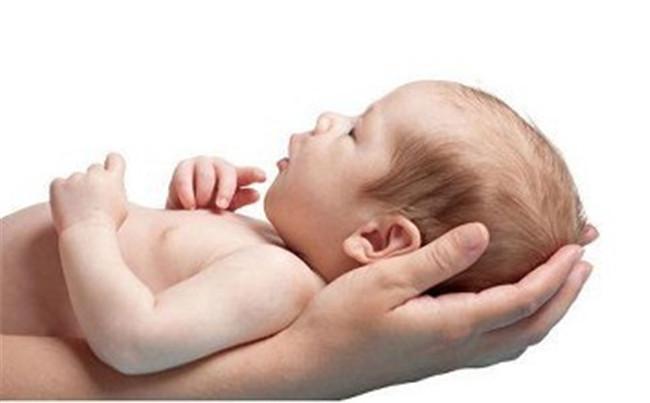 格格：出生后的宝宝长时间没大便正常吗？儿科医生来为你详细分析