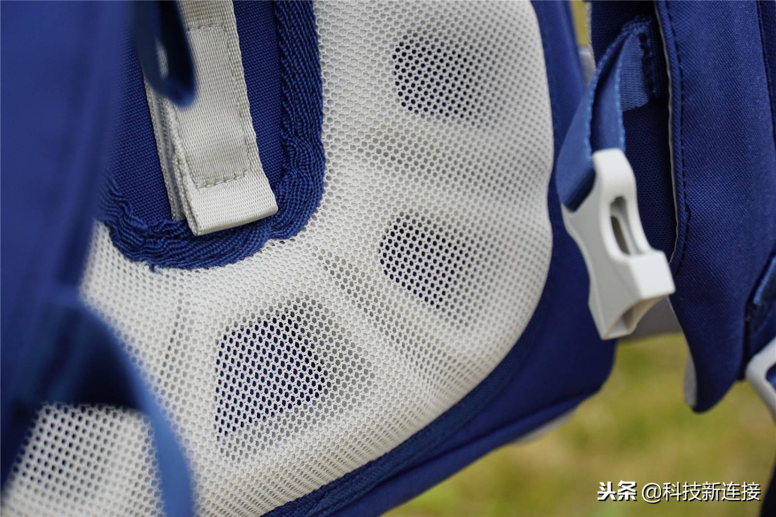 米兔书包新款,米兔书包2代与3代的差别