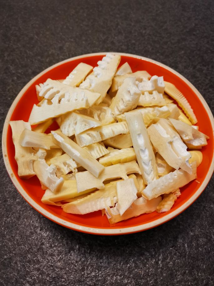 新鲜竹笋的家常做法简单又好吃,鲜竹笋怎么做好吃又简单家常做法