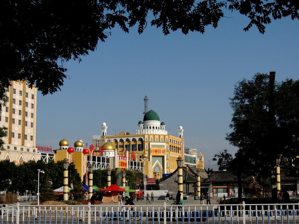 呼和浩特2024学区房房价,在呼和浩特买一手房还是二手房