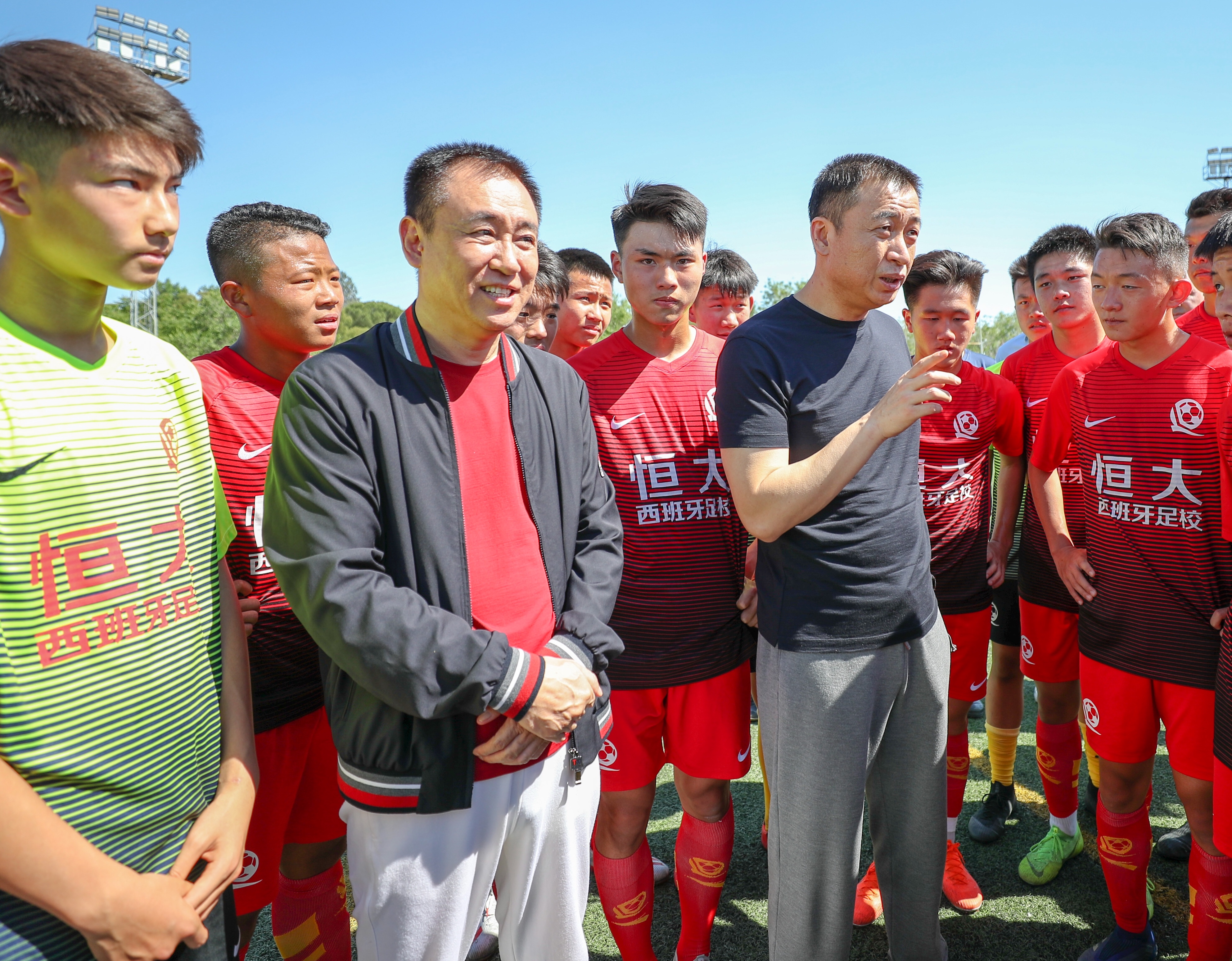 恒大青训足球新星,恒大足球少年惊艳马德里