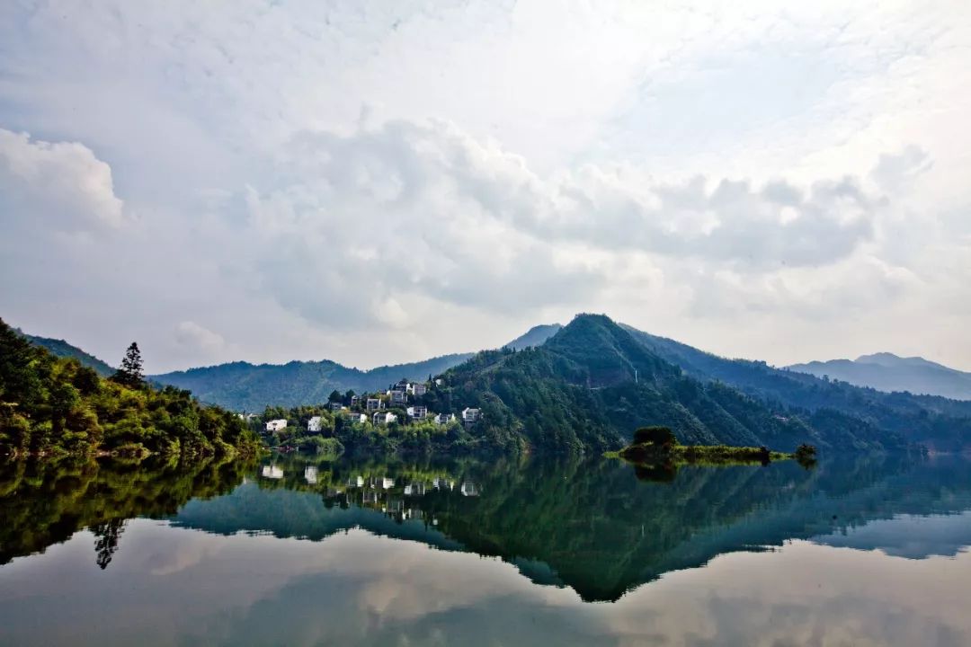 武夷山德懋堂|270万起旅居武夷山临溪别墅，遍访先贤遗迹！看云海、逛古村、品香茗，每天都生活在山水画中