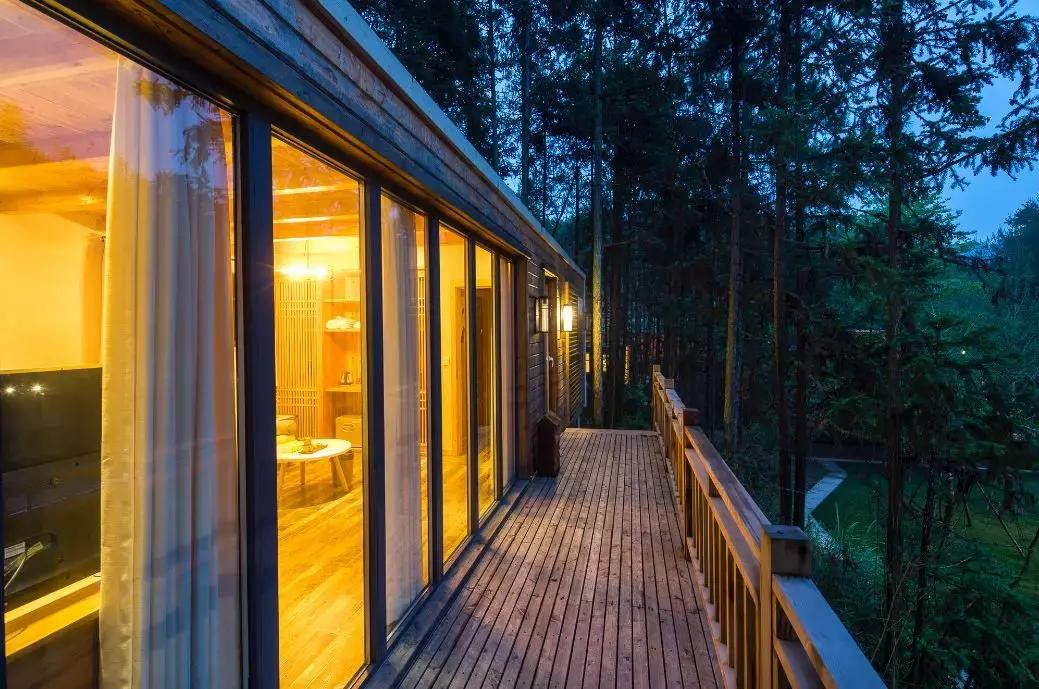 杭州1.5h就有不输清迈的丛林树屋