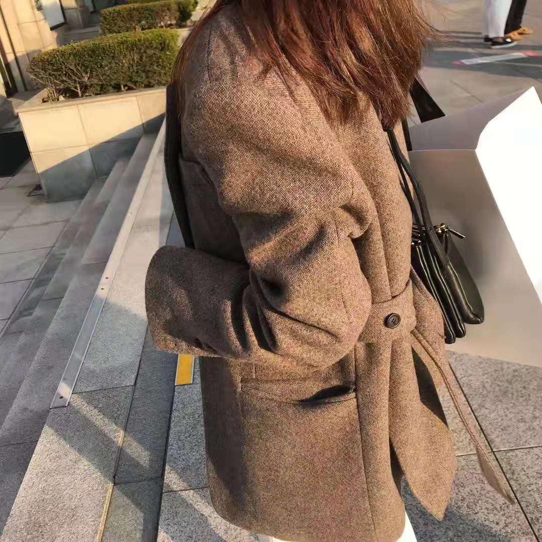 2018年韩国爆火的红蓝两边外套,韩国最新外套穿搭