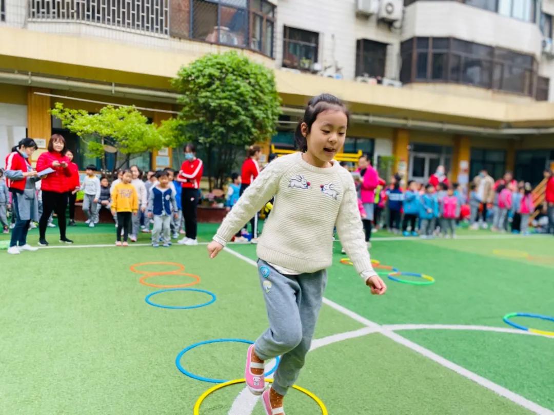 幼儿园足球嘉年华足球比赛视频,幼儿园足球主题游园活动