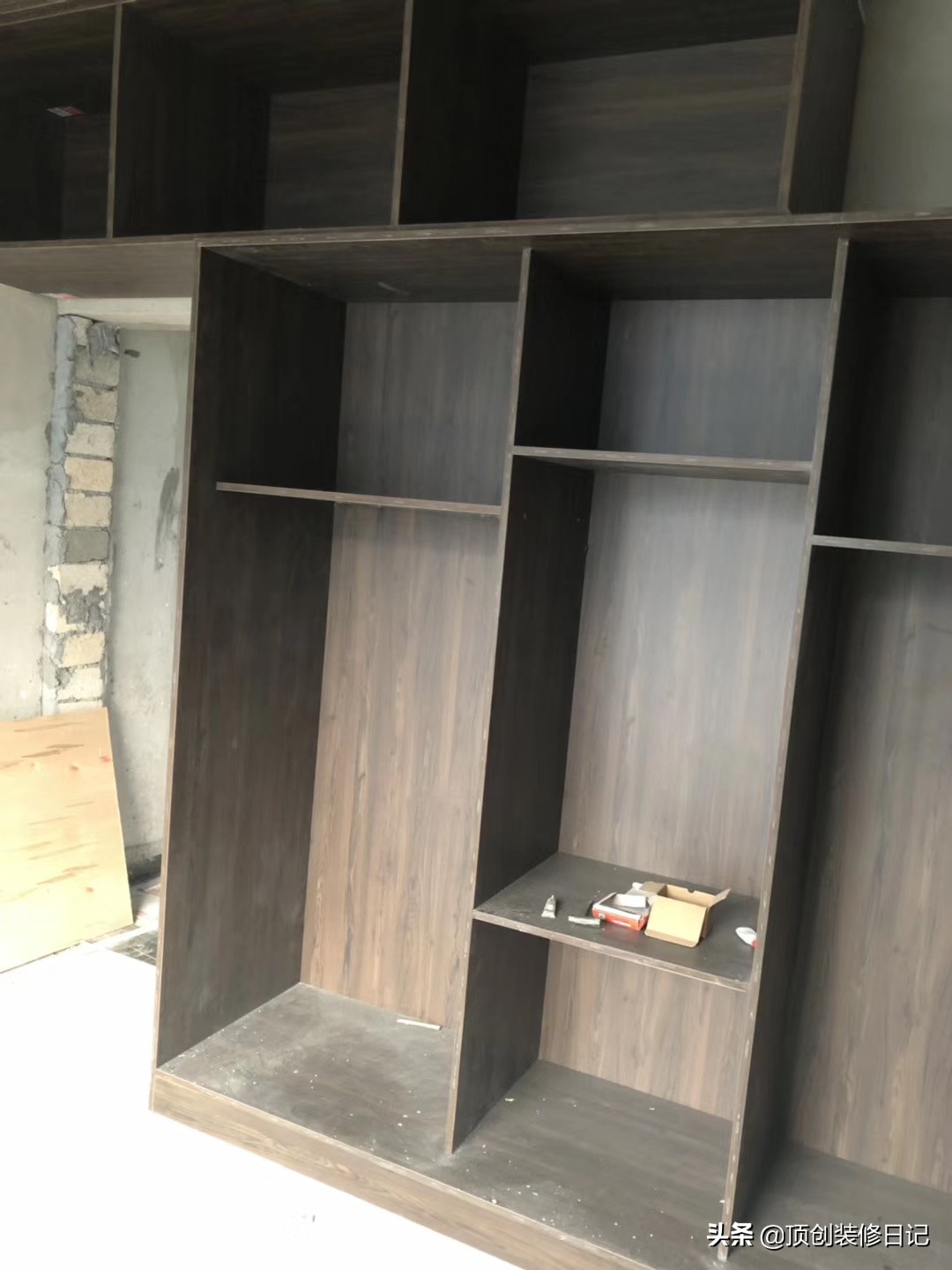 128平现代轻奢实景,128平轻奢风格效果图