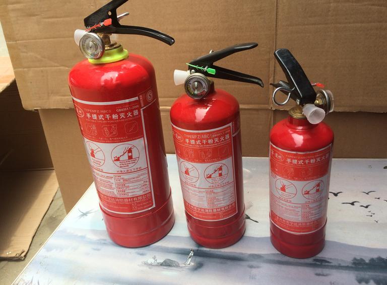 如何正确处理汽车自燃,汽车自燃如何自救