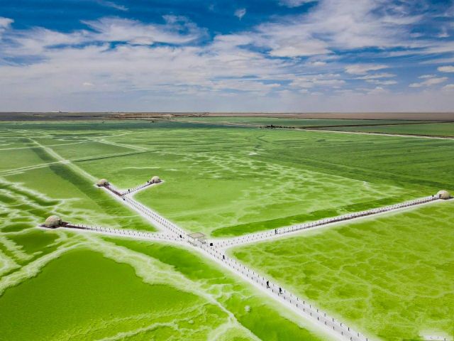 寻找天空之镜的视频,感受天空之镜带来的乐趣与美丽