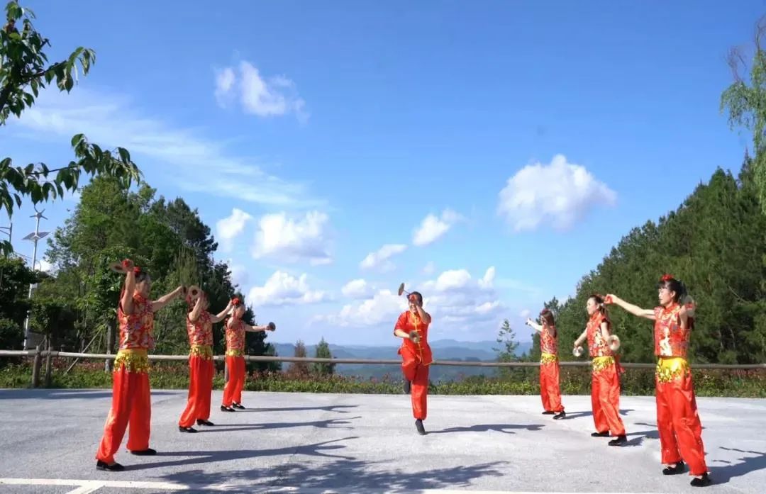 翻山铰子,铿锵于巴山的民间舞蹈