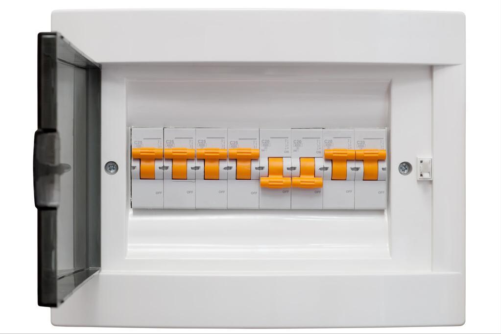 家里电闸主闸发热还跳闸,家里厨房的电闸老是跳闸