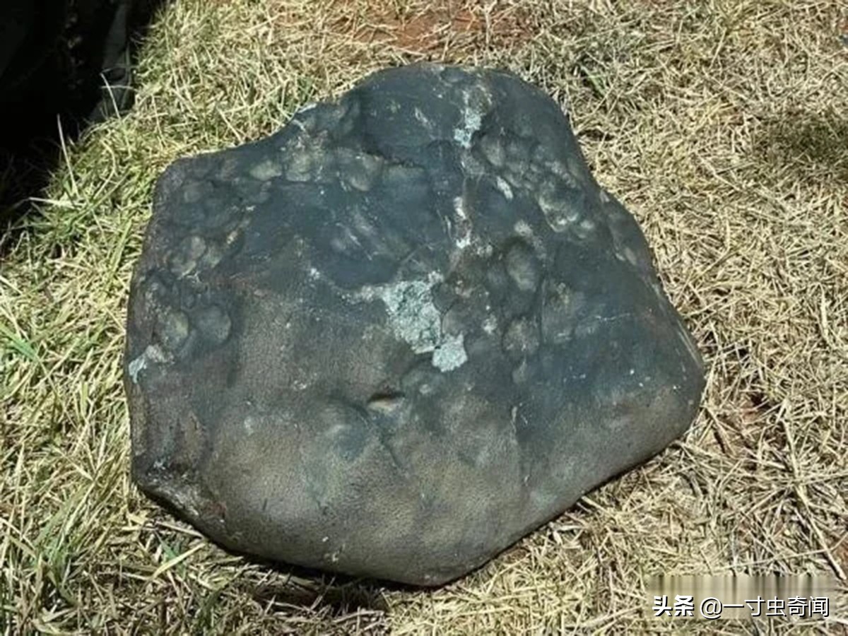 天上掉的陨石价格,天上掉下石头陨石价格