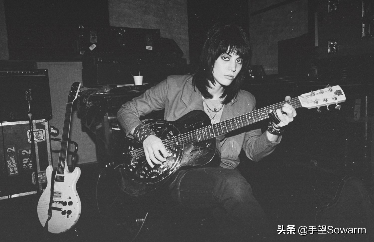 她是当之无愧的“摇滚女皇”，刘德华、艾薇儿等人都翻唱过她的歌