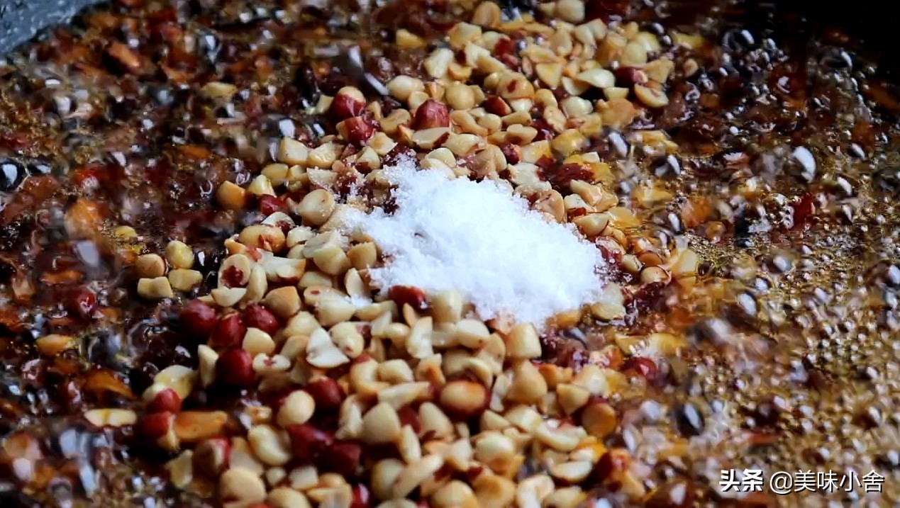 正宗牛肉酱香菇,牛肉香菇香辣酱制作的全过程