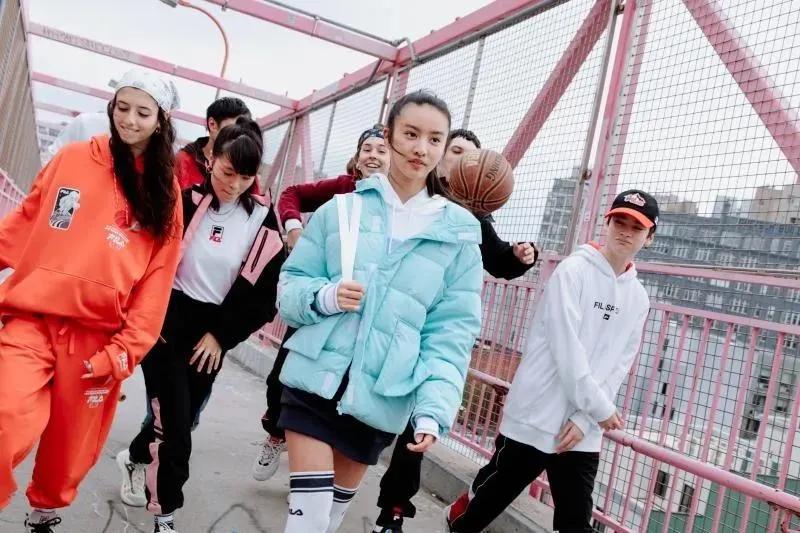 渝中周末市集,周末逛市集看潮雕秀