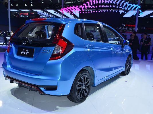 7万本田飞度试驾视频,7万可以买哪年的飞度