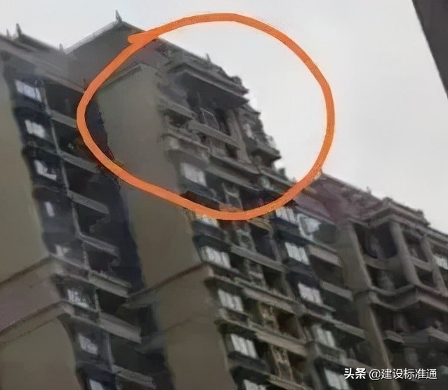 破坏力极强,悬挑板坍塌击穿楼板!悬挑板如何施工才可靠?