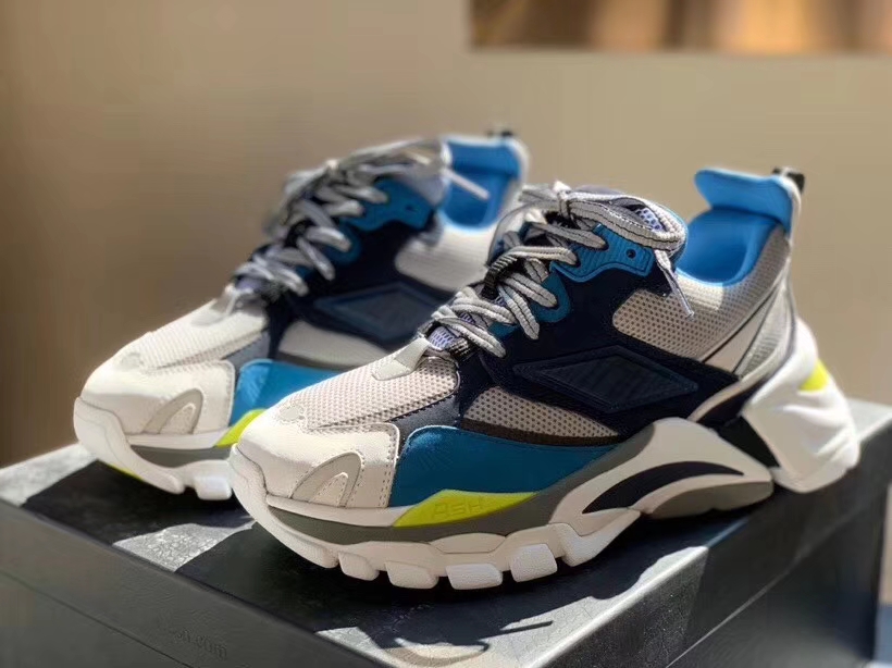 不随波逐流有思想主见,不随波逐流而引领潮流