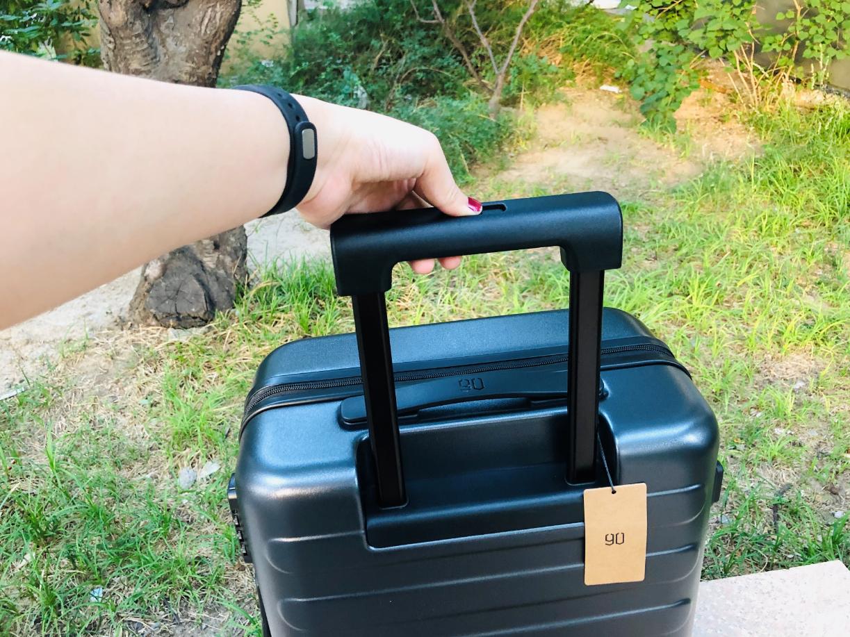 小米20寸行李箱能装多少东西,小米90分行李箱钛金灰20寸